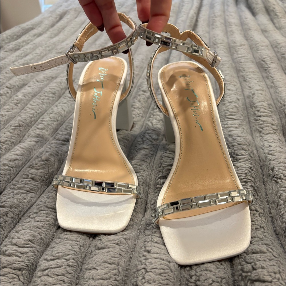 Elegant White Block Heel Sandals